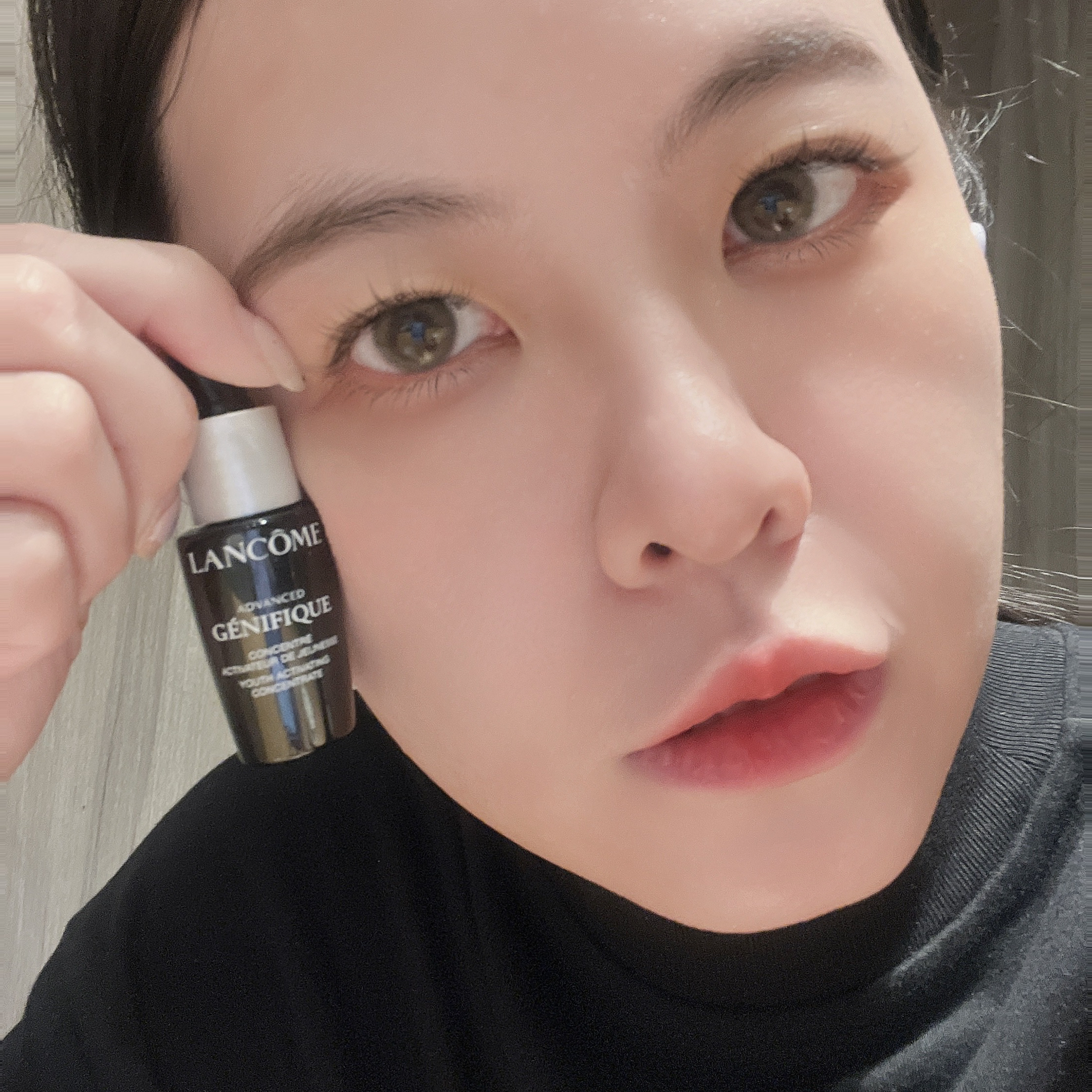 蘭蔻最強抗老精華小黑瓶來囉~~肌膚顆粒感減少，肌膚平滑透亮