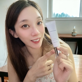 光澤防曬不泛白，Erwachen醒寤御光臉部防曬精華乳