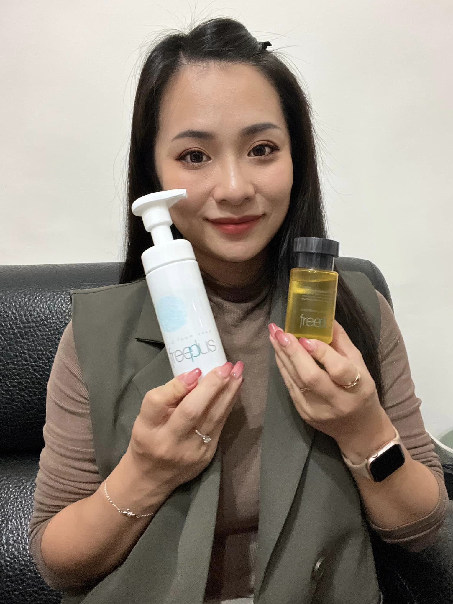 水油保養1瓶就夠！freeplus全新《雙效平衡肌能露》緊緻彈潤有感，手刀搶試！