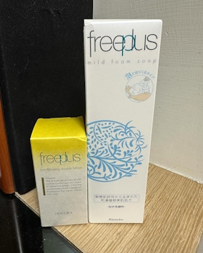 水油保養1瓶就夠！freeplus全新《雙效平衡肌能露》緊緻彈潤有感，手刀搶試！