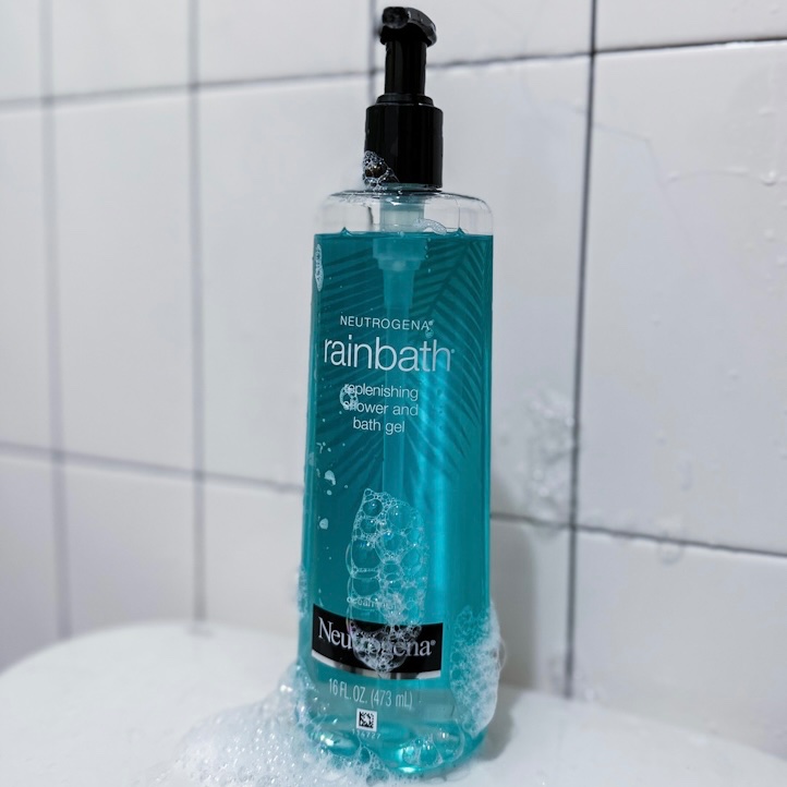 體驗熱銷人氣商品《露得清Rainbath海洋清香沐浴露》