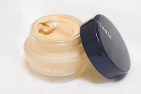 【這叫專櫃彩妝怎麼活QQ media媚點 極上粉嫩保濕粉底霜】