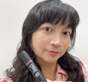 Curél 珂潤潤浸保濕光透勻彩潤唇膏~#潤彩小黑管～讓你不化妝也有好氣色