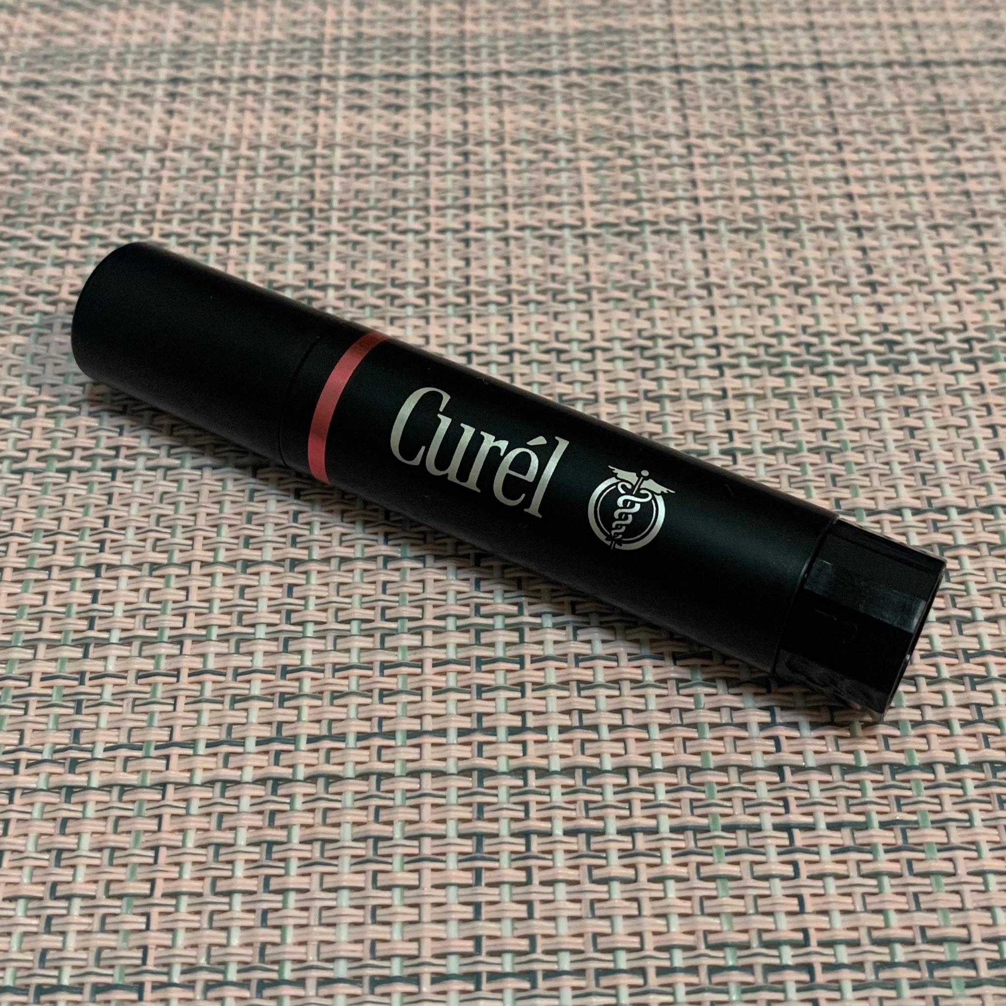 Curél珂潤的光透勻彩潤唇膏保濕不粘膩帶來好氣色