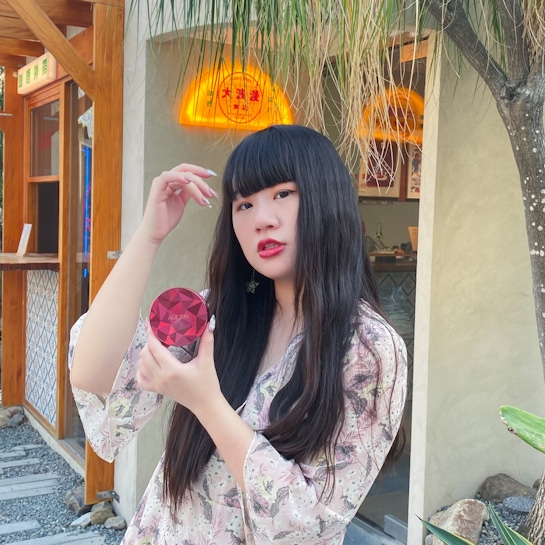 🌺 AGE20‘s緋紅逆時光澤爆水粉餅🌺