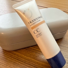 <<傳皙諾藥用亮膚CC霜>>  夏日必備小法寶！