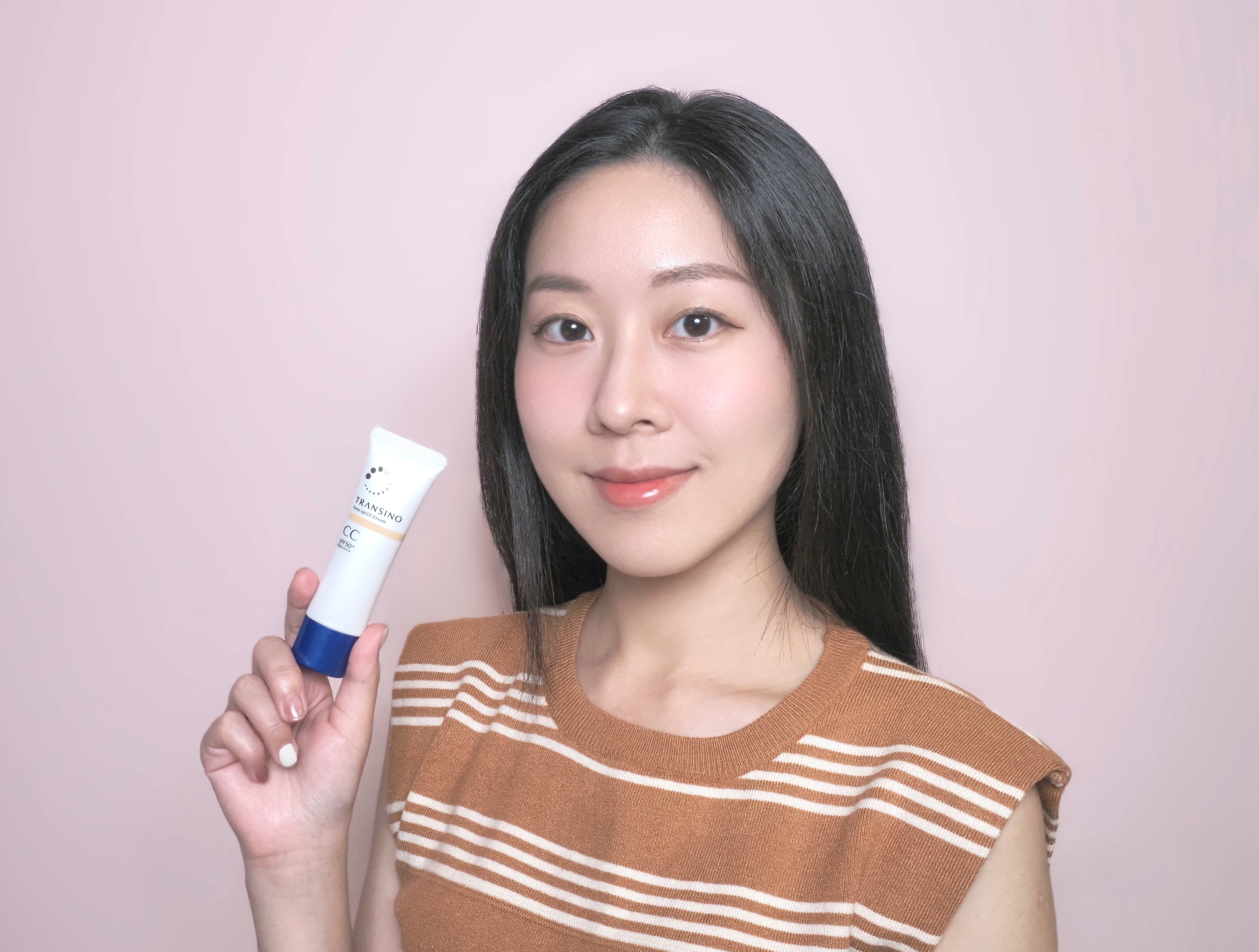美妝_日本TRANSINO『傳皙諾藥用亮膚CC霜』高防曬係數幫你對抗艷陽日，還能快速完妝讓你多睡幾分鐘！