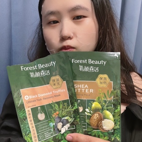 ［清爽保養品推薦］ForestBeauty 氧顏森活-高效彈嫩兒茶素精華露/玫瑰美人茶多酚保濕水凝霜/微分子乳木果保濕面膜/黑鑽松露保濕光采面膜/冰河泥毛孔潔淨去角質按摩霜By饅頭媽的部落格
