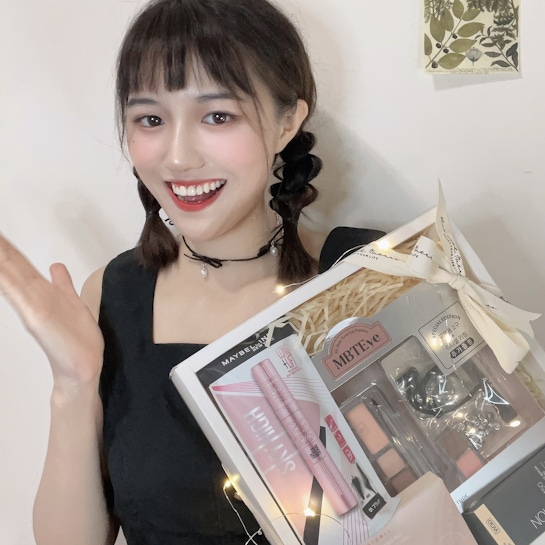 2024蝦皮彩妝日來啦，海洋當中最好看的動物——海葵，「海葵色系妝容」教學示範！