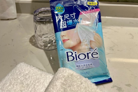 Biore’ 淨粧水感卸粧棉 卸完妝也能水水的～💦