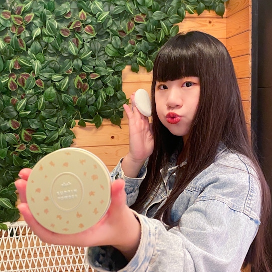 ✨Club 素顏美肌蜜粉餅-金木犀✨