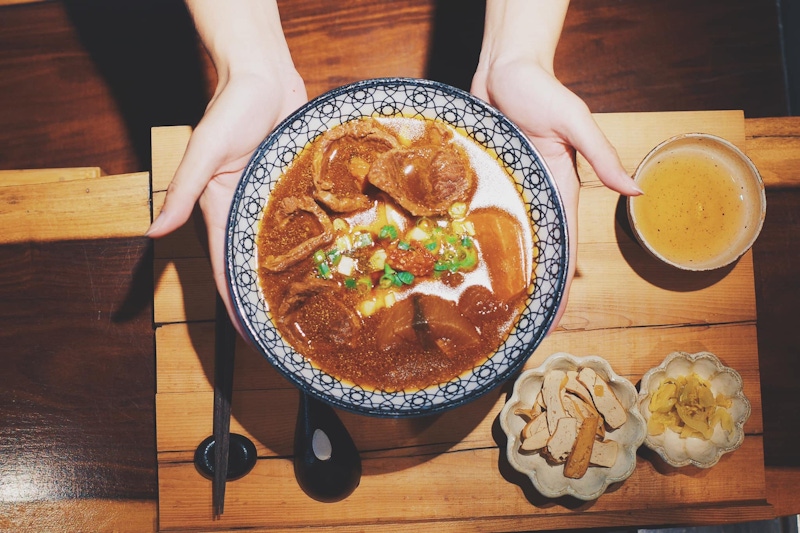 湯濃肉大塊的牛肉麵推薦，下雨天嗑一碗感覺人生好幸福｜美食推薦