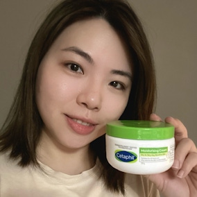 舒特膚長效潤膚霜，鎖住水潤呵護敏感，讓肌膚持久柔嫩一整天！