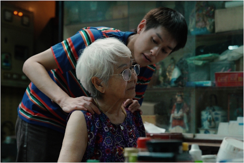 《金孫爆富攻略》Netflix第2名、爛番茄滿分！潮州素人阿嬤演技寫實、結局笑著飆淚：「兒子繼承財產，女兒繼承癌症」