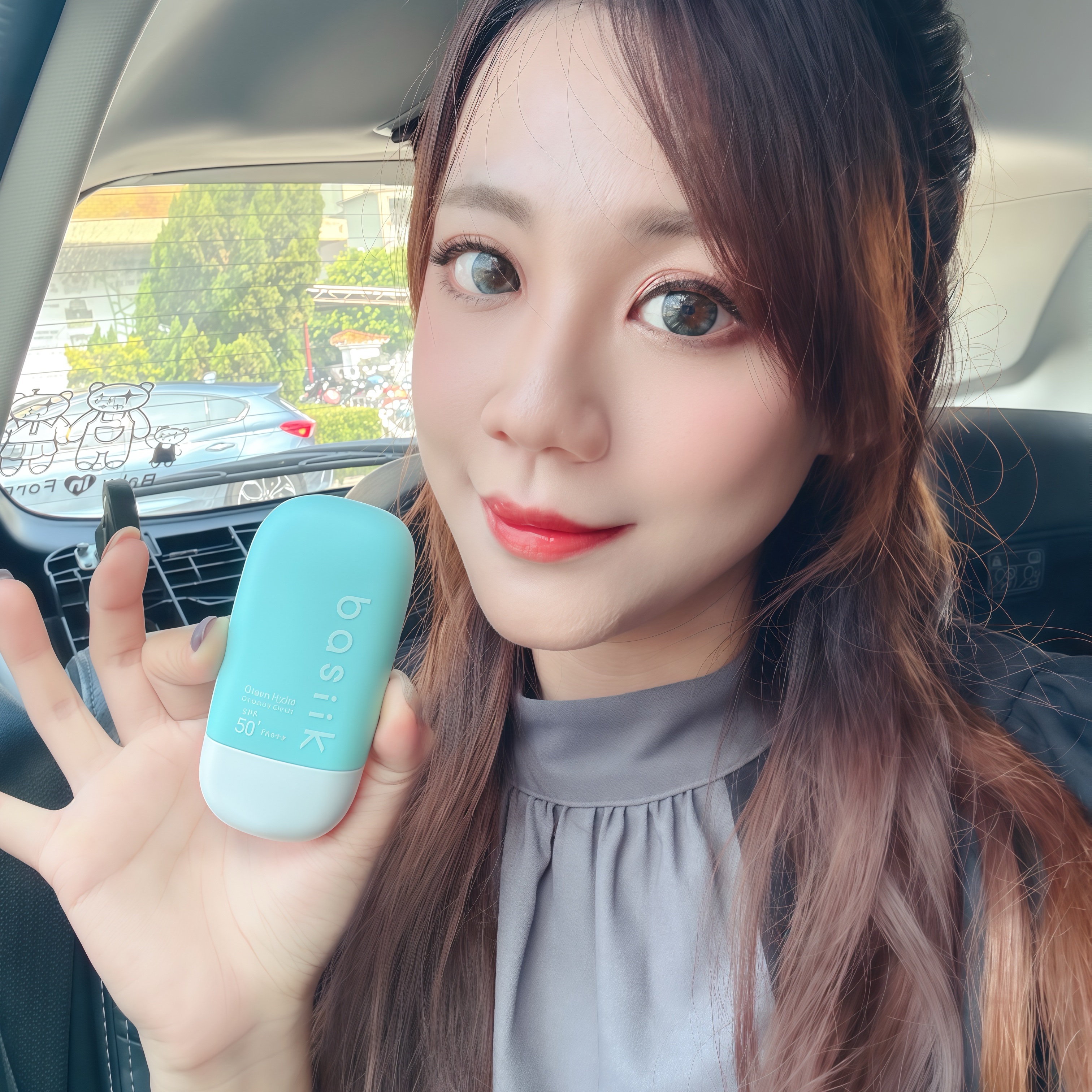 《basiik微生平衡清爽物理防曬乳SPF50+ PA+++》高係數卻清爽不粘膩，敏感肌也能放心使用