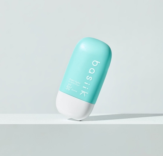 basiik 2025防曬新品來了！清爽物理防曬乳，夏天不怕黑也不怕悶～