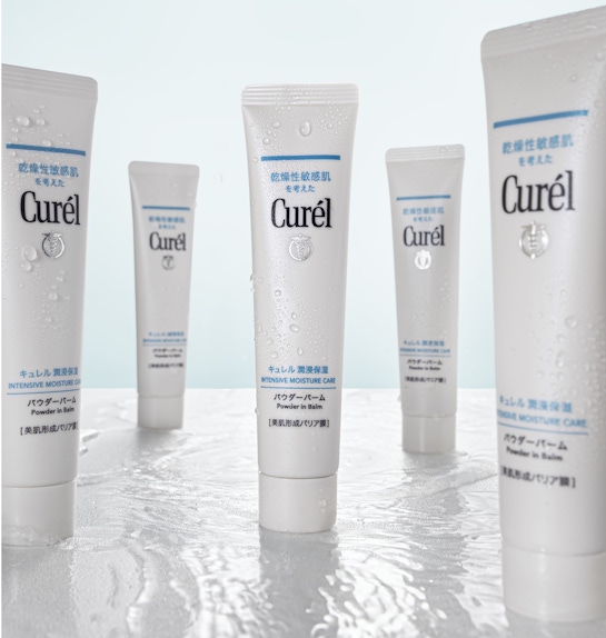 夏天毛孔油光OUT！Curél吸油保濕柔焦霜打造滑嫩濾鏡肌