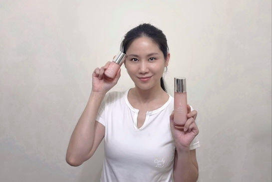 [保養]JS婕洛妮絲【LipoA雙星組-煥膚透亮化妝水+煥膚無瑕精華乳】Cindy開箱