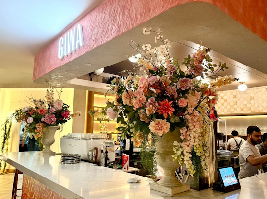 🌸 步入夢幻花海：不只是吃飯，更是一場視覺饗宴