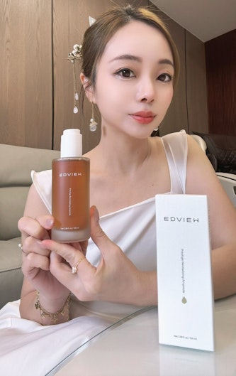 妳的精緻，不必向歲月妥協｜艾德薇極緻特潤清爽安瓶：給肌膚最溫柔的「高定」寵愛