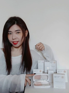 media luxe媚點雪紡親膚粉餅_00粉嫩色