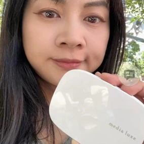 media luxe 媚點「雪紡親膚粉餅」全新粉嫩色，一拍澎亮！