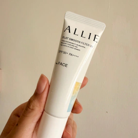 毛孔掰掰就靠Allie持采濾鏡修妍UV防曬乳！