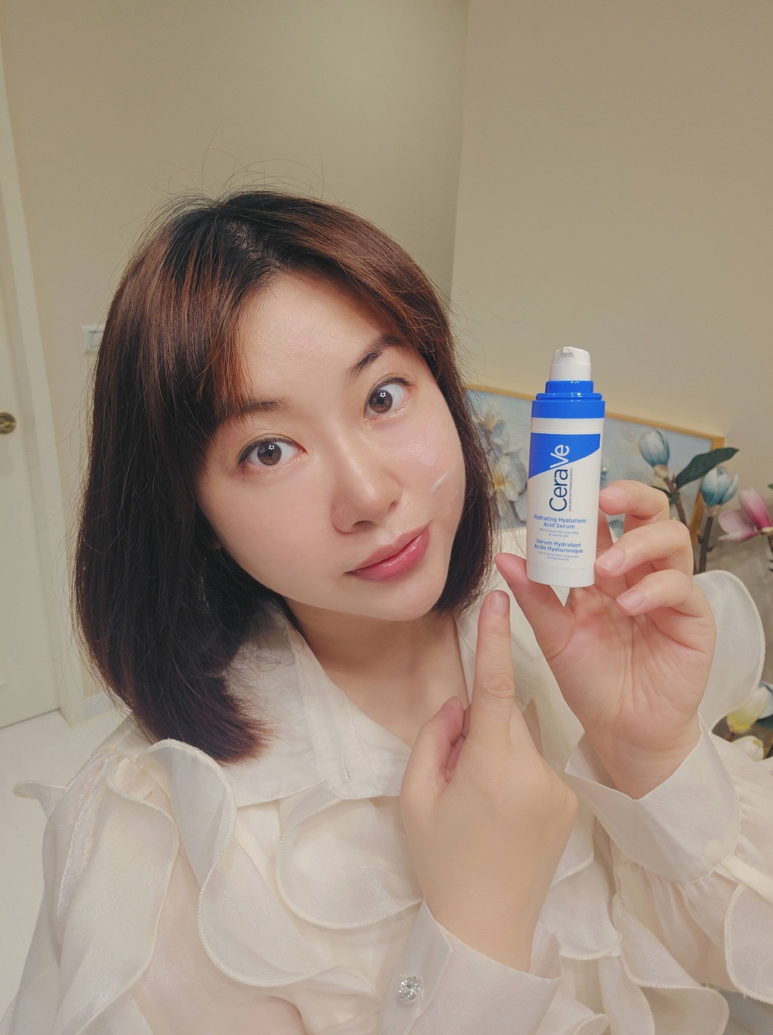 Cerave適樂膚全效水光B5玻尿酸修護精華， 一抹打造澎彈亮水光肌！