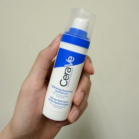 CeraVe適樂膚 全效水光B5玻尿酸修護精華 帶我逃離沙漠乾肌！