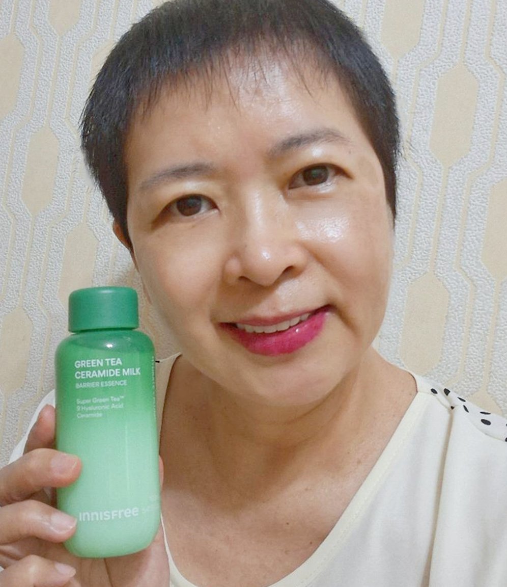 INNISFREE《綠茶神經醯胺牛奶水精華》保濕快充，養成透亮水光肌！