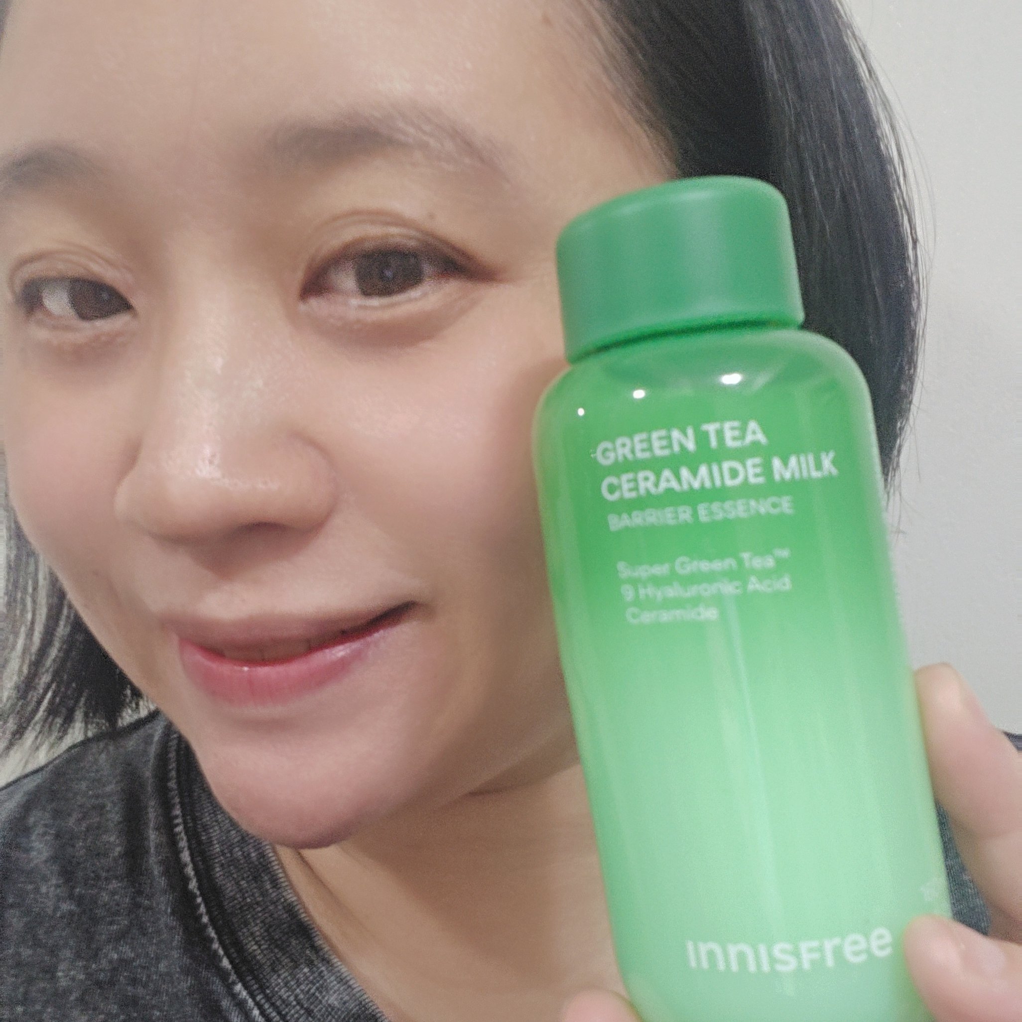 INNISFREE綠茶神經醯胺牛奶水精華🌿水潤穩膚小幫手~
