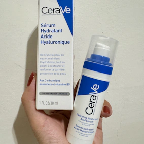 專為補水與修護肌膚屏障的CeraVe全效玻尿酸超保濕精華