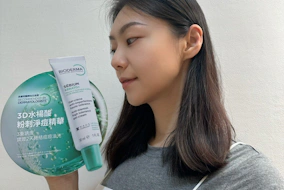 月經痘救星真的被我找到！膚況穩定後心情也跟著變好，夏天愛用的淨痘精華分享